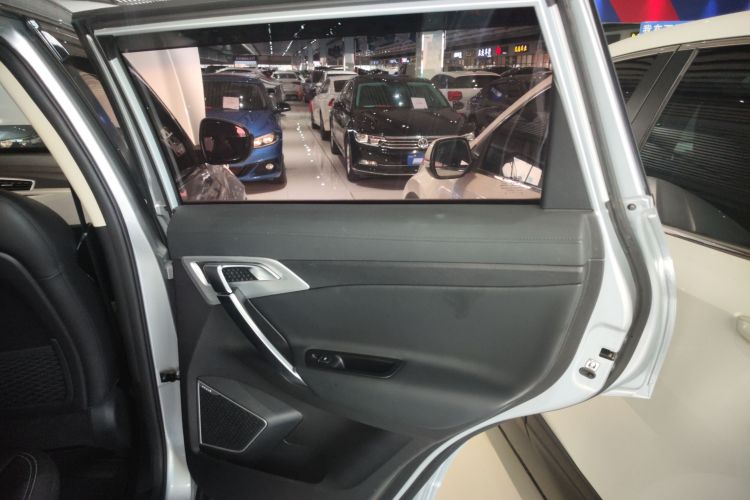 吉利汽车 博越 2016款 1.8TD 自动智联型中控内饰7006