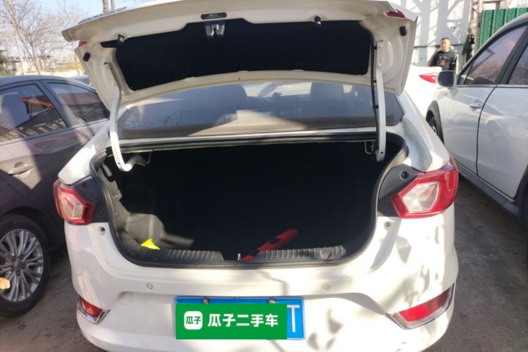 北汽昌河A6 2018款 1.5L 手动豪华版机舱底盘23