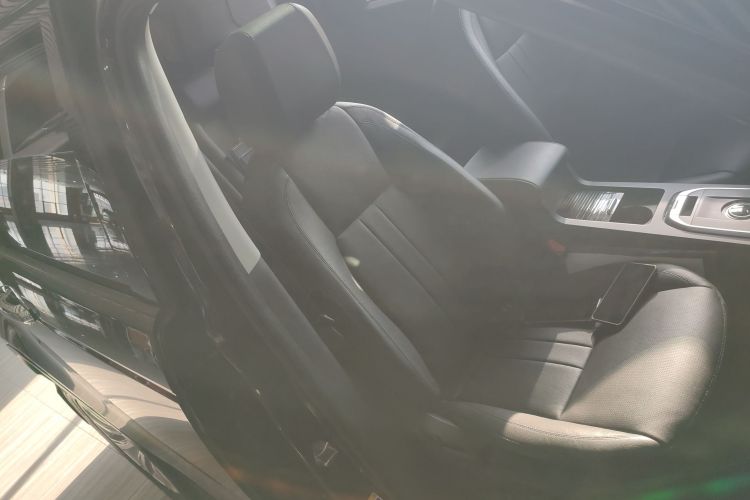 路虎 发现神行 2019款 240PS SE版 国VI局部细节41