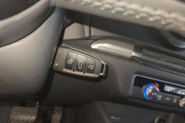 奥迪A3 2018款 30周年年型 Limousine 35 TFSI 风尚型中控内饰11