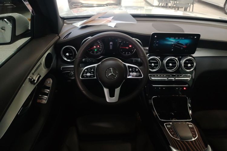 奔驰GLC 2020款 GLC 260 L 4MATIC 动感型中控内饰13