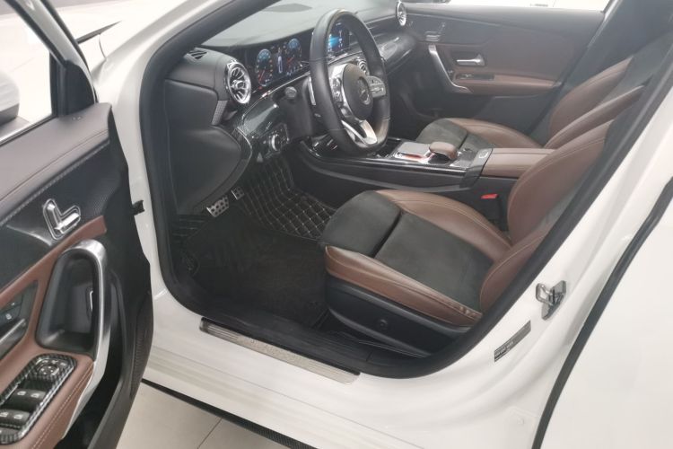 奔驰A级 2019款 A 200 L 运动轿车中控内饰20