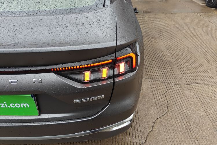 福特 蒙迪欧 2022款 EcoBoost 245 至尊型车身外观9