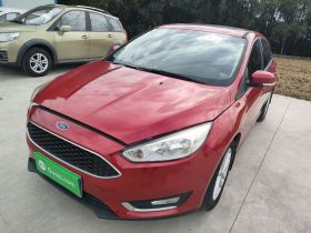 福特 福克斯 2015款 两厢 1.6L 自动风尚型