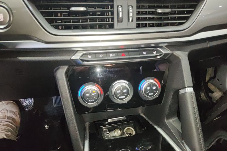 哈弗H6 2018款 蓝标 运动版 1.5T 自动两驱精英型中控内饰16