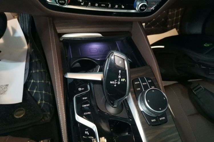 宝马5系 2021款 530Li xDrive 豪华套装局部细节18