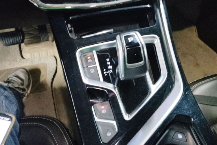 吉利汽车 嘉际 2019款 1.5TD MHEV DCT臻享型中控内饰18