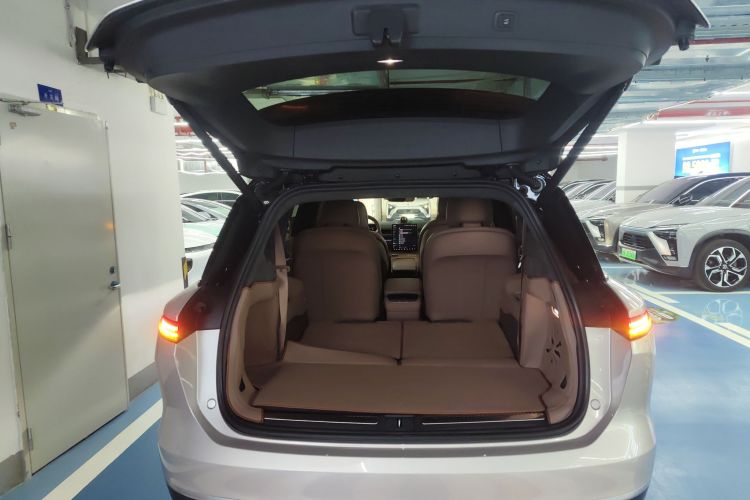 蔚来ES8 2024款 75kWh机舱底盘23