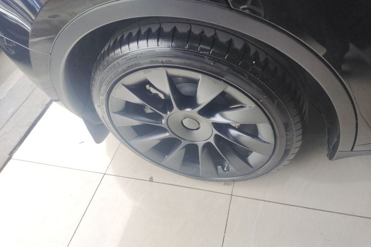 特斯拉 Model Y 2022款 改款 后轮驱动版车身外观6006