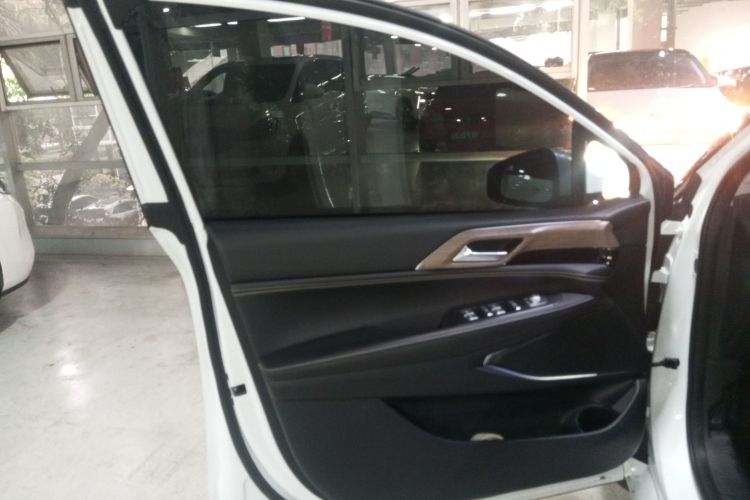 小鹏P5 2024款 500Pro版中控内饰7007