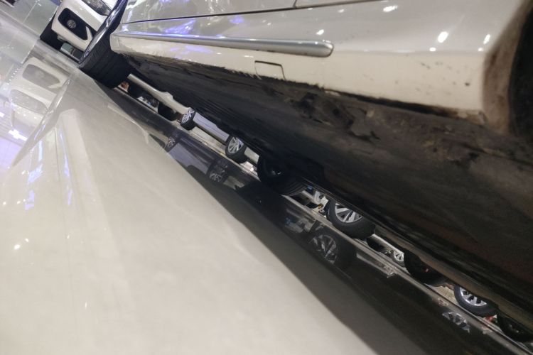 奔驰C级 2021款 C 260 L 运动版局部细节9001