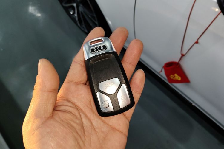 奥迪A4L 2022款 45 TFSI quattro 臻选动感型中控内饰11