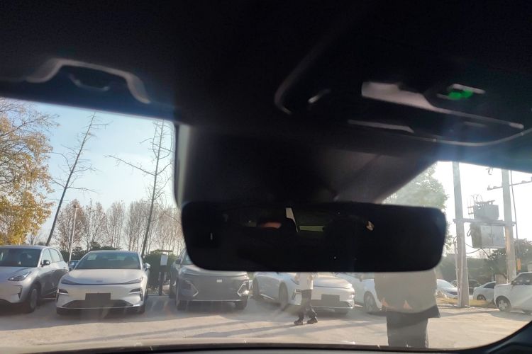 领克03 2025款 2.0TD DCT冠军版Pro中控内饰22