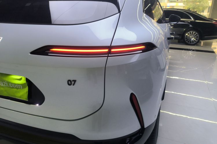 阿维塔07 2024款 Pro+纯电版车身外观9