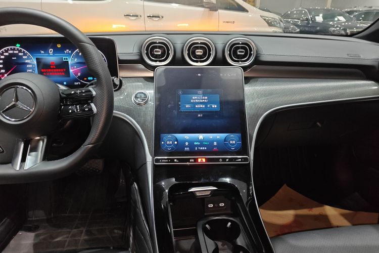 奔驰C级 2022款 C 260 L 运动版中控内饰16
