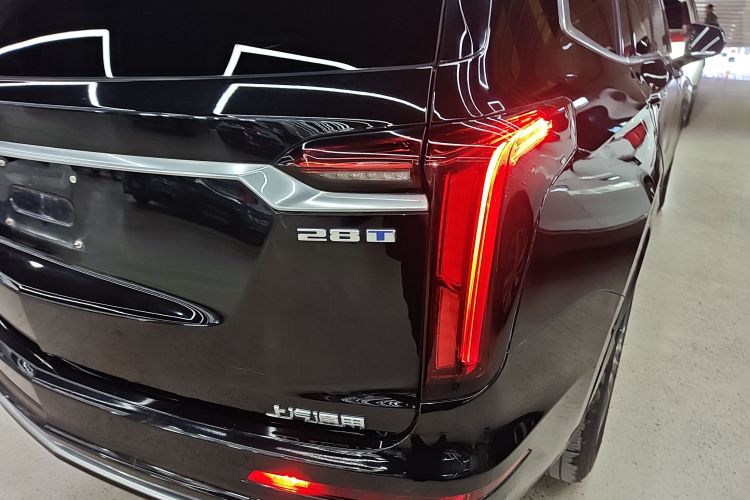 凯迪拉克XT6 2022款 2.0T 六座四驱豪华120周年限量版车身外观9