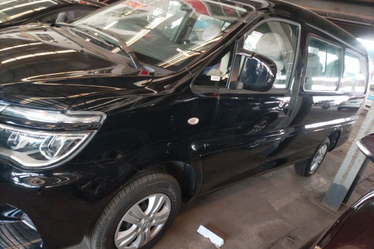 东风风行 菱智 2023款 M5L 1.6L 基本型 7座车身外观6003