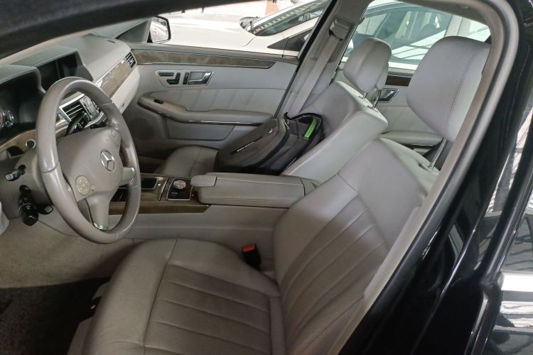 奔驰E级(进口) 2009款 E 300 优雅型局部细节19