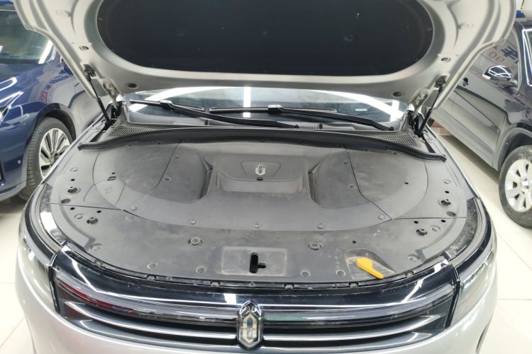 鸿蒙智行 问界M7 2024款 1.5T 后驱Plus版 5座机舱底盘24