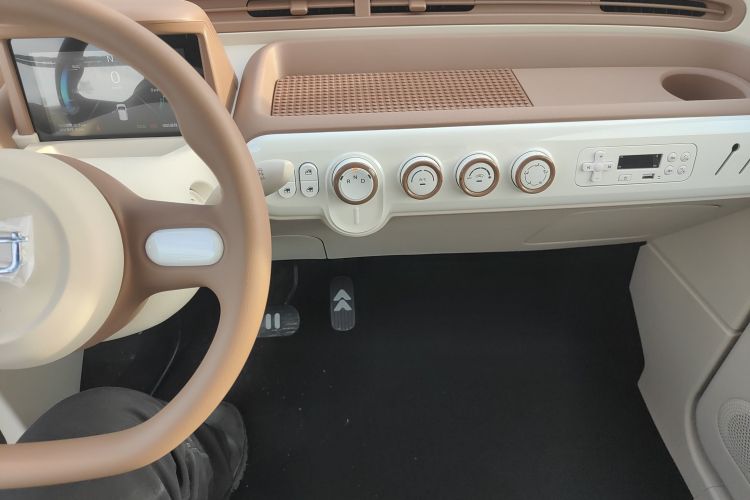 奔腾小马 2026款 222km 萌趣马 Plus中控内饰16