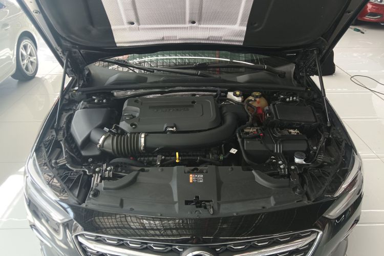 别克 君威 2023款 652T 智享型机舱底盘24