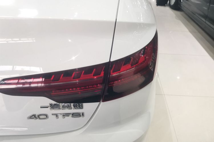 奥迪A4L 2020款 40 TFSI 时尚动感型车身外观9