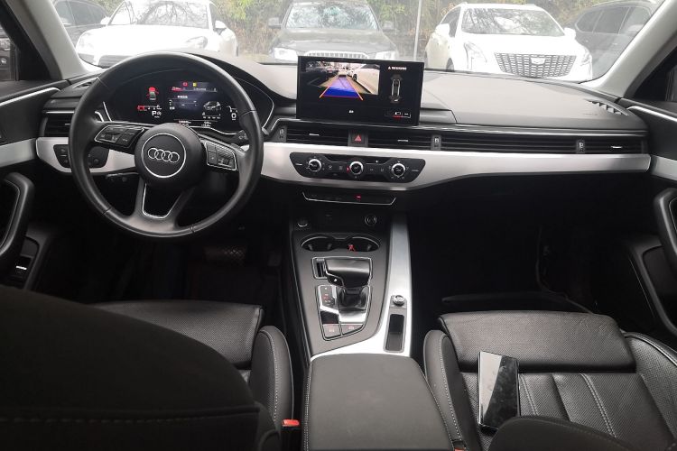 奥迪A4L 2020款 40 TFSI 时尚动感型中控内饰12