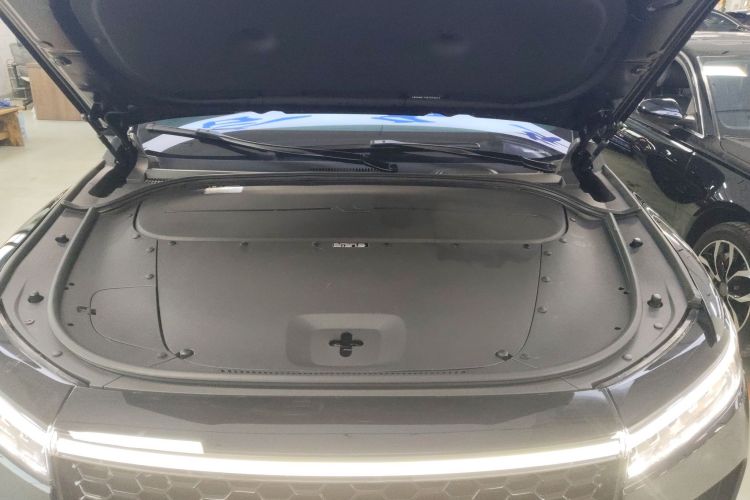 理想汽车 理想ONE 2021款 增程6座版机舱底盘24