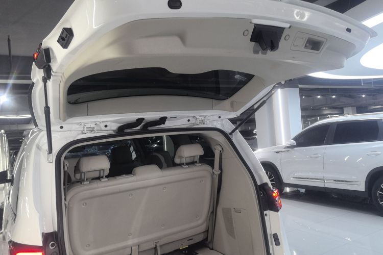 别克GL8 2021款 陆上公务舱 652T 豪华型机舱底盘23