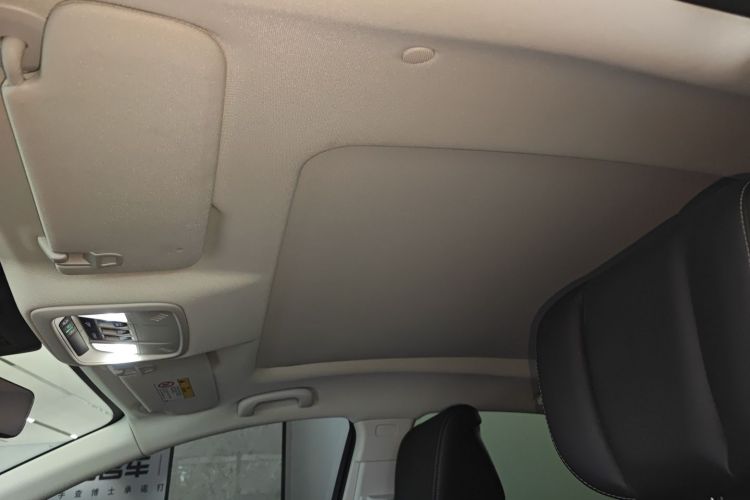 别克 君越 2023款 28T 越尊版中控内饰22