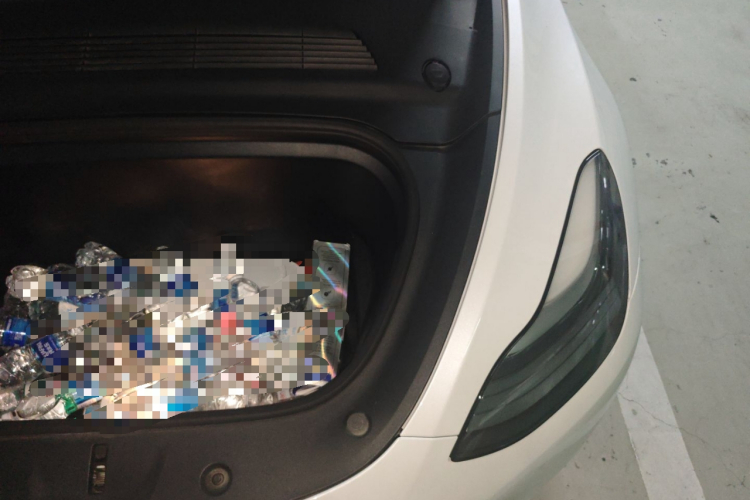 特斯拉 Model Y 2022款 后轮驱动版局部细节9007