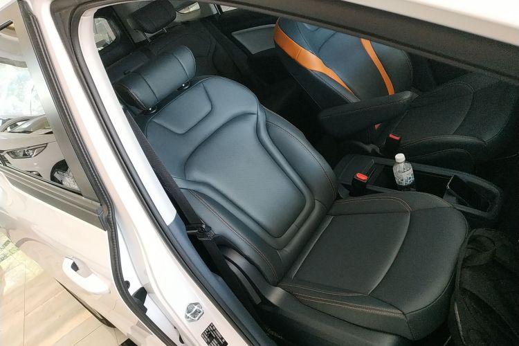 奔腾NAT 2023款 PRO 悦享出行版 419km局部细节41