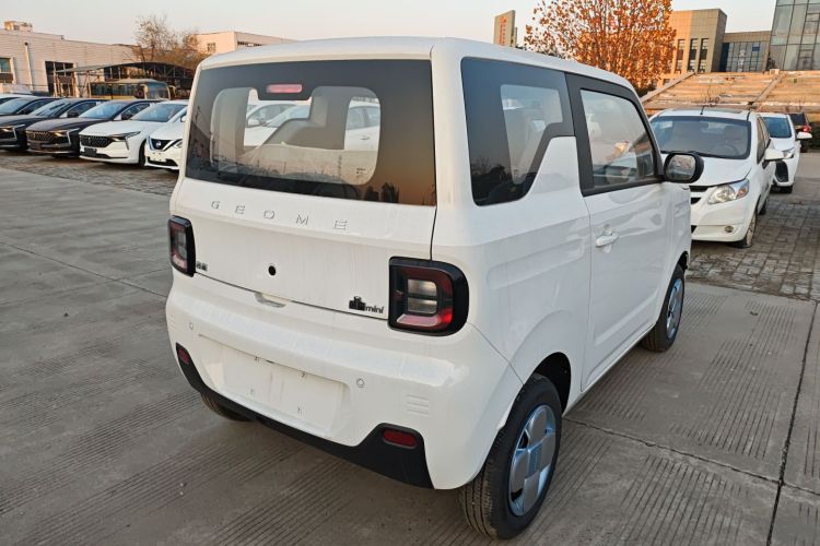 吉利银河 2024款 熊猫mini 200km 耐力熊车身外观7