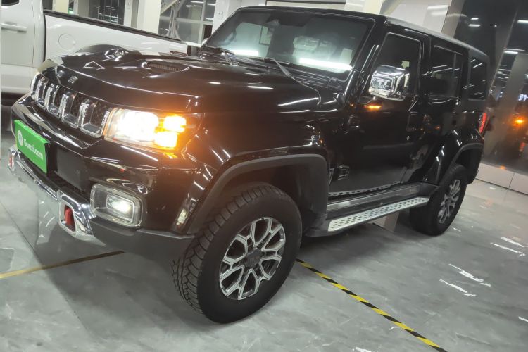 北京BJ40 2020款 2.0T 自动四驱城市猎人版至尊型车身外观4