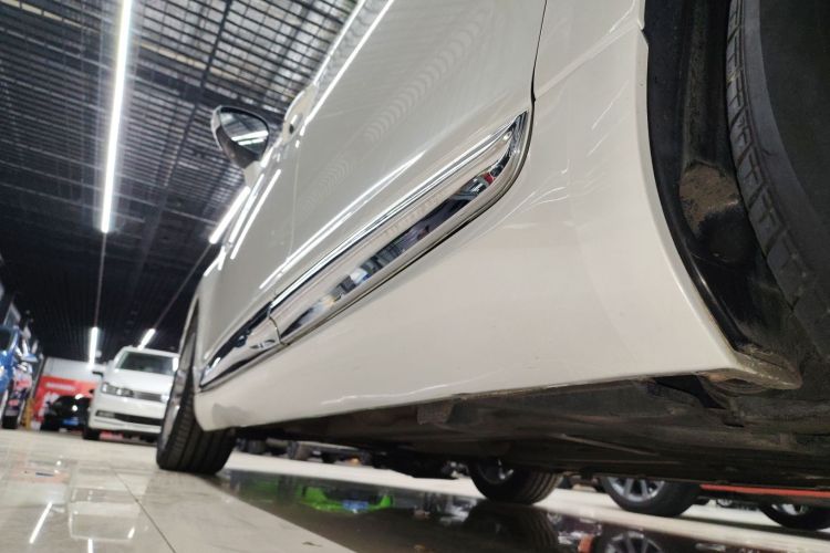 DS 5 2015款 1.6T 豪华版THP160局部细节9002