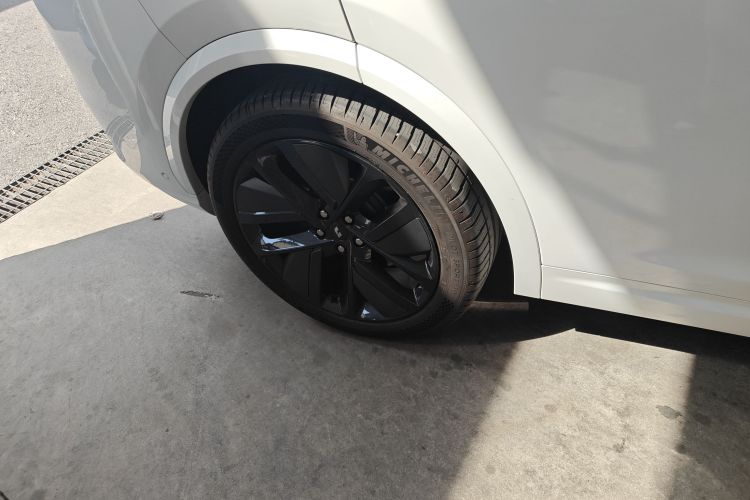 理想汽车 理想L7 2023款 Pro车身外观6008