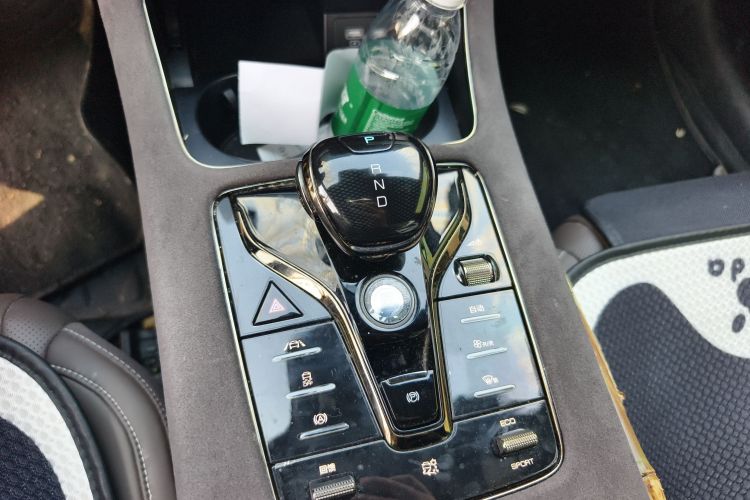 比亚迪 汉 2020款 EV 超长续航版豪华型中控内饰18