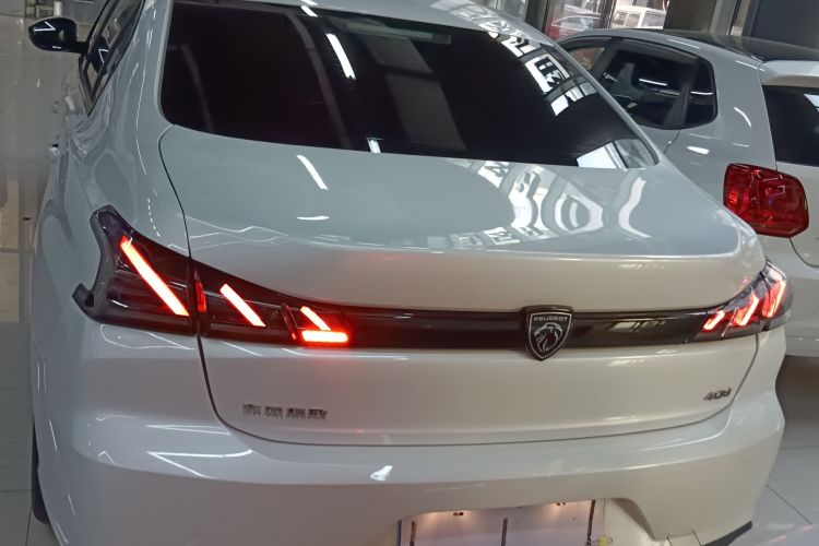 标致408 2022款 1.6T 进取版车身外观6