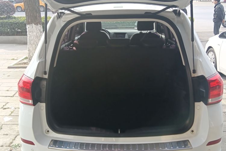 哈弗H6 2018款 运动版 1.5T 自动两驱精英型 国V机舱底盘23