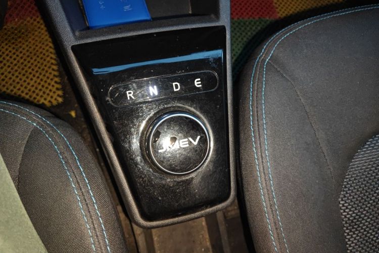 江铃集团新能源 易至EV2 2022款 心动版中控内饰18