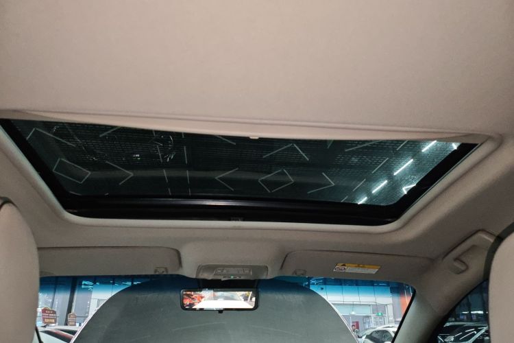 别克GL8 2021款 陆上公务舱 652T 尊贵型中控内饰22