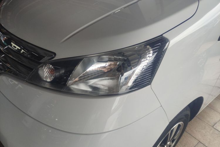 日产NV200 2016款 改款 1.6L CVT尊享型局部细节36