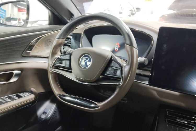 比亚迪 汉 2022款 EV 创世版 610KM四驱尊享型中控内饰13