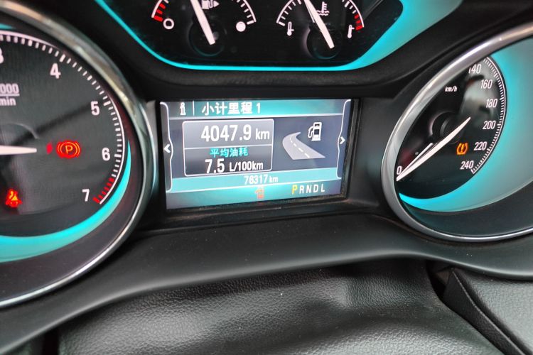 别克 昂科威 2016款 20T 两驱领先型中控内饰15