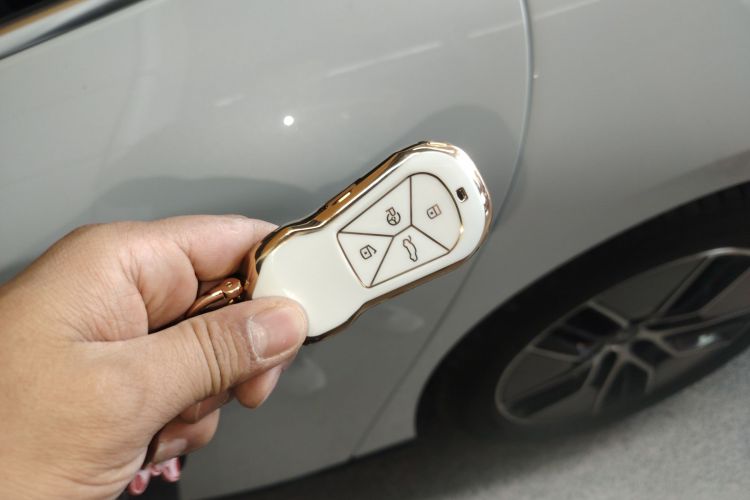 小鹏P7 2024款 P7i 550 Pro中控内饰7001