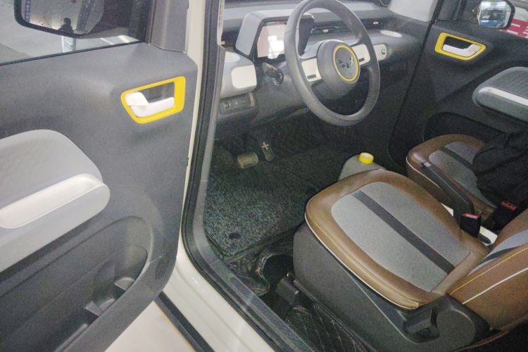 五菱汽车 宏光MINIEV 2022款 GAMEBOY 300km 玩咖款 磷酸铁锂中控内饰7003