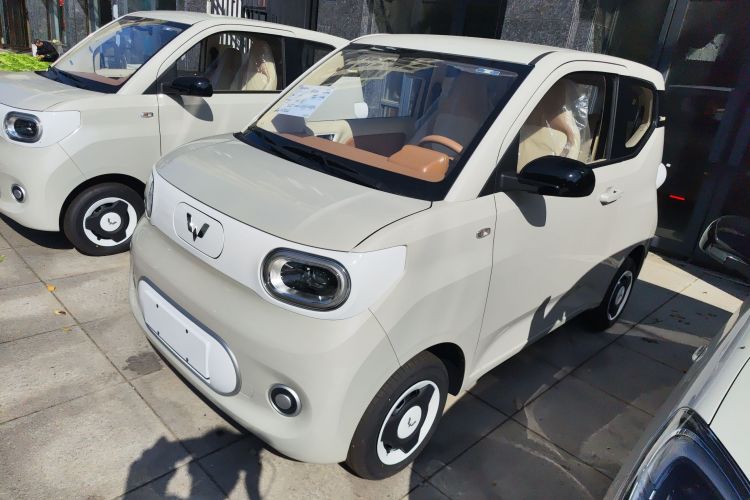 五菱汽车 宏光MINIEV 2024款 第三代 215km 青春版车身外观1