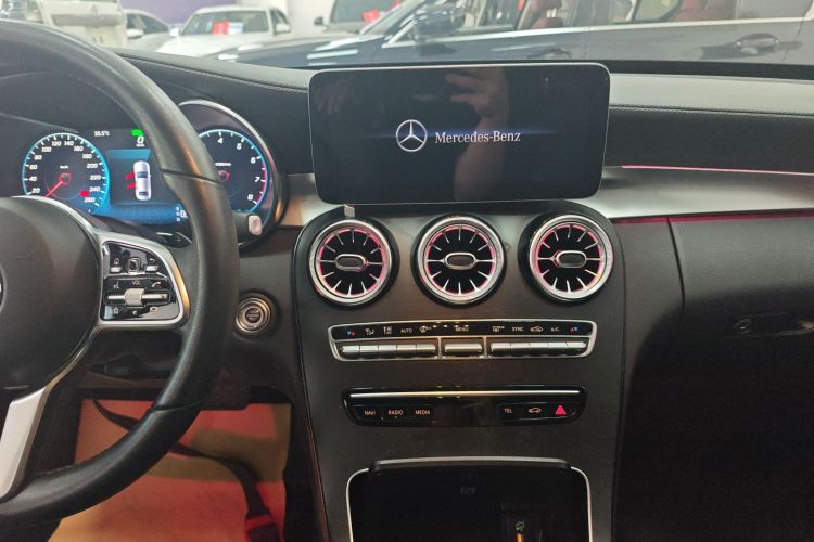 奔驰C级 2019款 改款 C 260 L 运动版局部细节16