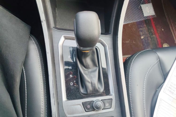 奇瑞 瑞虎3X 2021款 改款 PLUS 1.5L CVT尽兴松子版中控内饰18