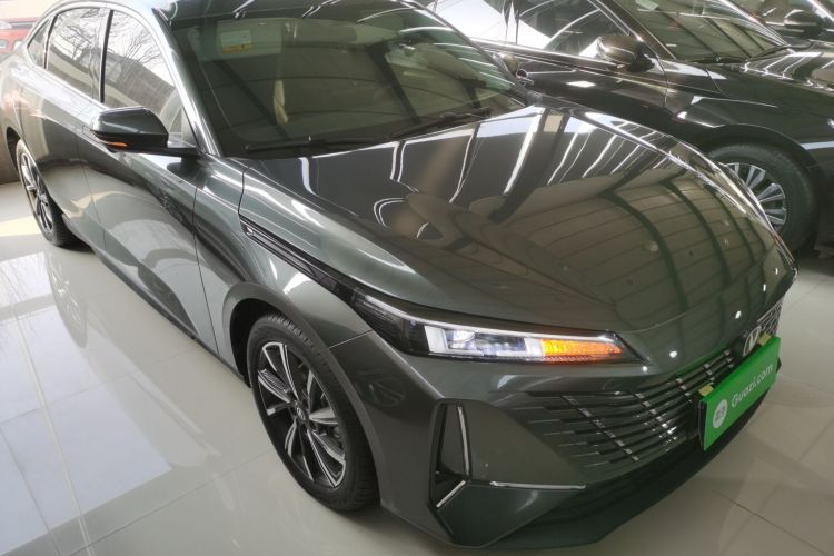 长安 逸动 2024款 1.5T GDI自动 旗舰型车身外观3